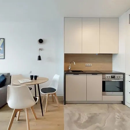 Jasny I Nowoczesny 3city W Centrum Gdanska By Renters דירה